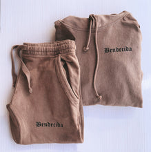 Load image into Gallery viewer, Bendecida Vintage Joggers
